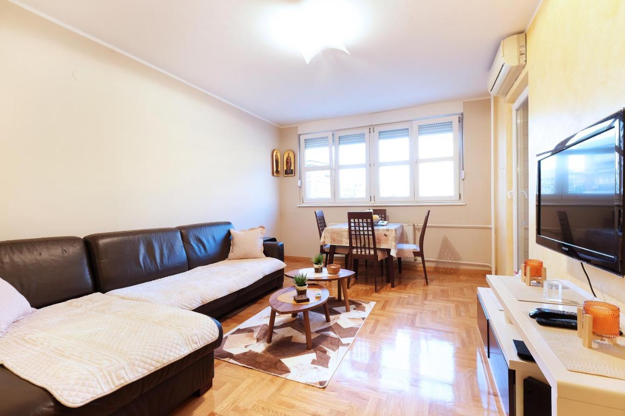 Sky City View Apartment & Big Terrace Belgrad Exteriör bild