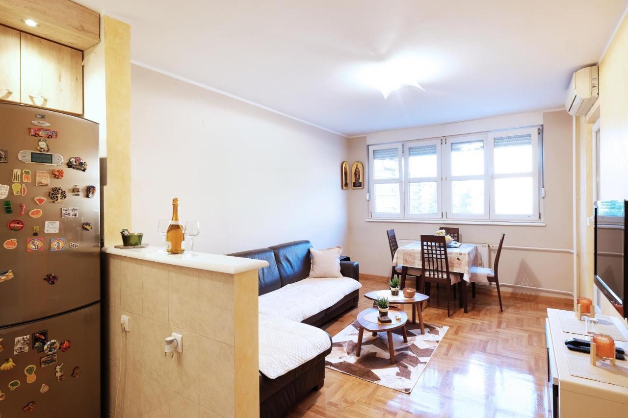 Sky City View Apartment & Big Terrace Belgrad Exteriör bild